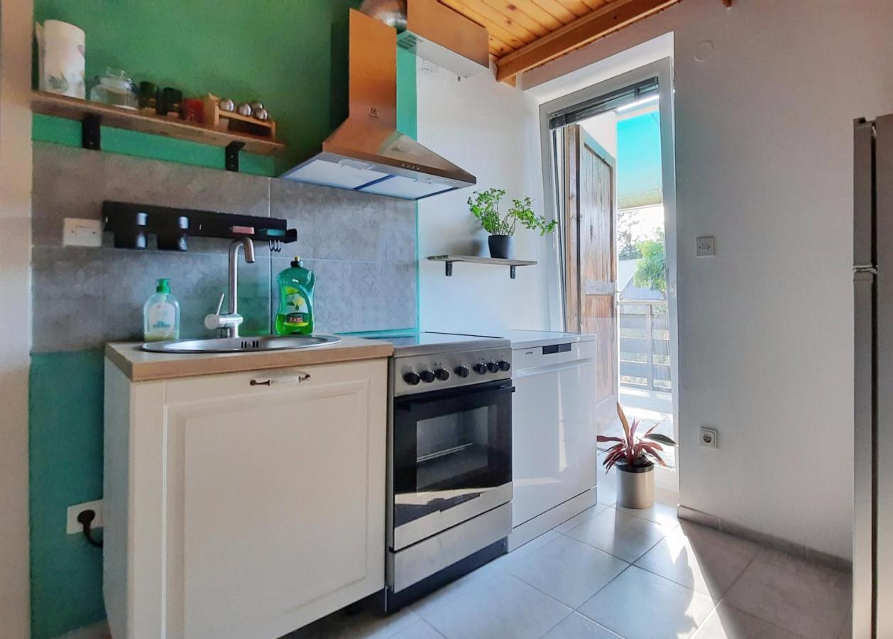 Deerwood Villa-Modern Cozy Apartment With Castle View เบลด ภายนอก รูปภาพ