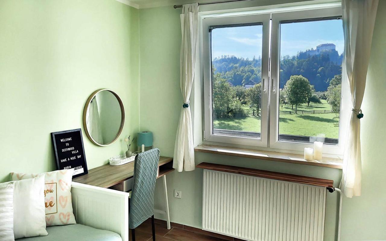 Deerwood Villa-Modern Cozy Apartment With Castle View เบลด ภายนอก รูปภาพ